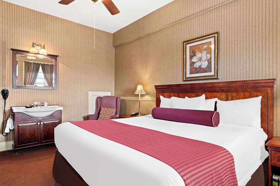 Genetti Hotel, SureStay Collection by Best Western