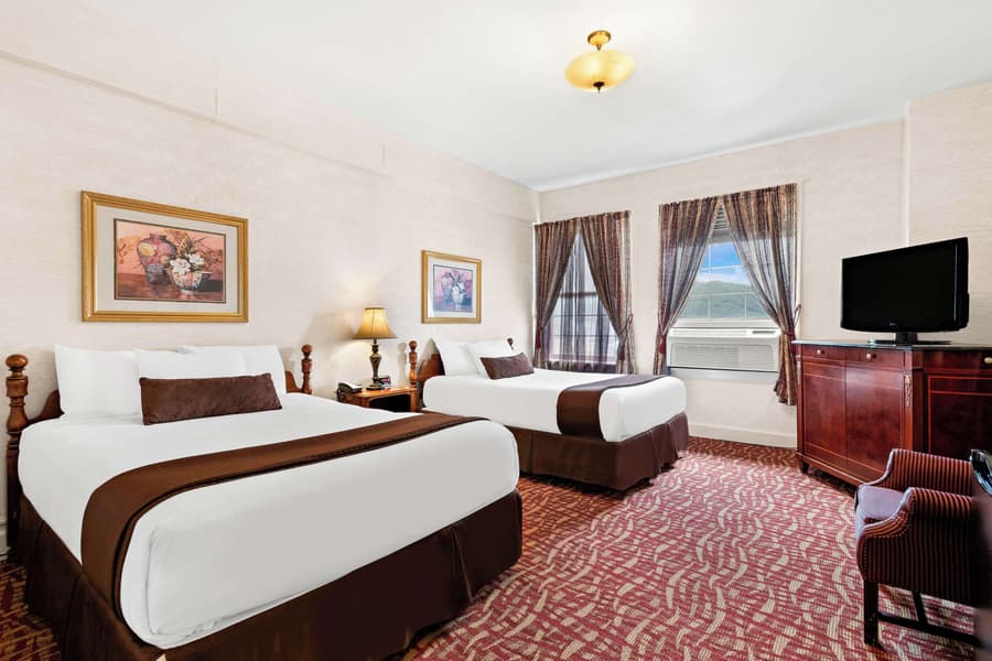 Genetti Hotel, SureStay Collection by Best Western