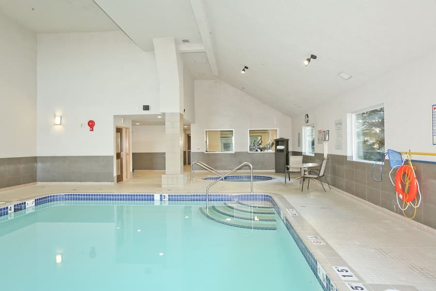 Holiday Inn Express & Suites - Vernon by IHG