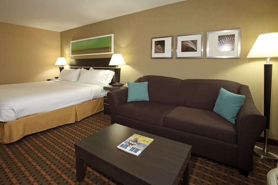 Holiday Inn Express & Suites - Vernon by IHG