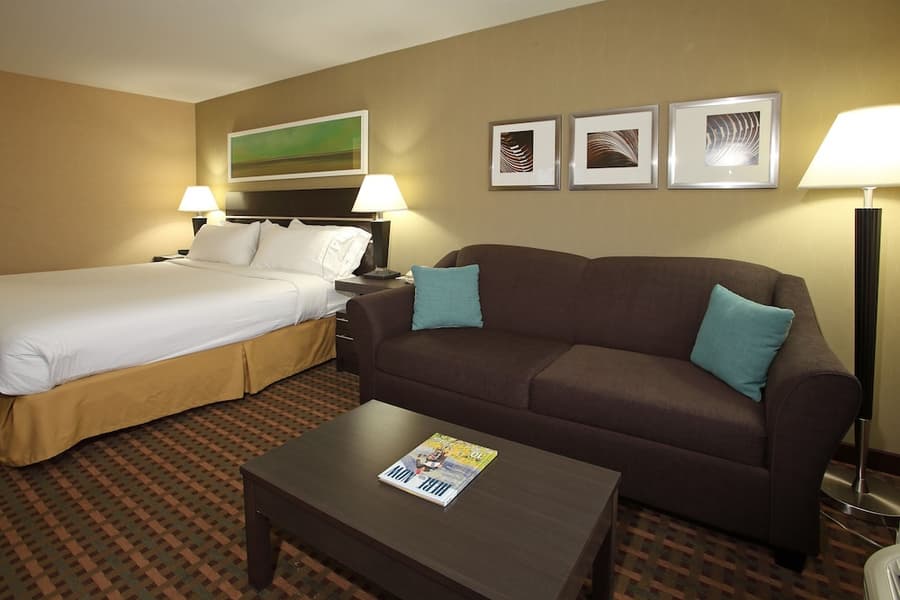 Holiday Inn Express & Suites - Vernon by IHG
