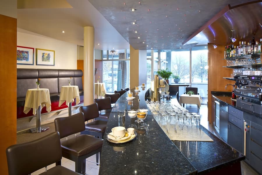 Penz Hotel West