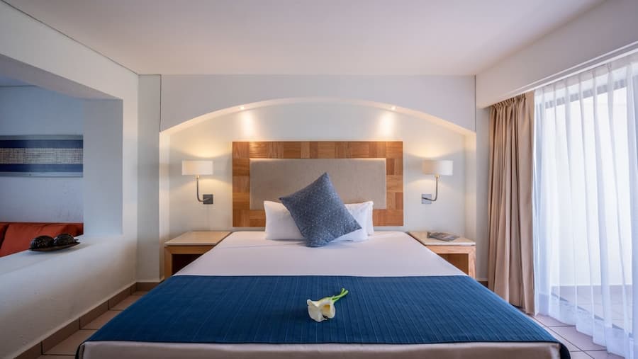 Park Royal Beach Huatulco – All Inclusive