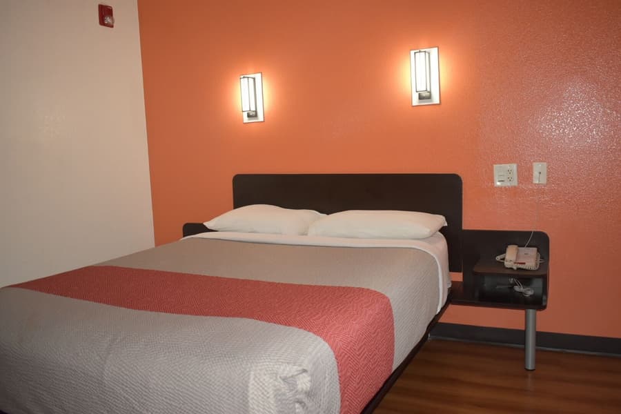 Motel 6 Springfield, IL
