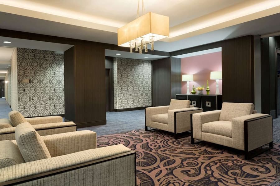 Embassy Suites Louisville Downtown