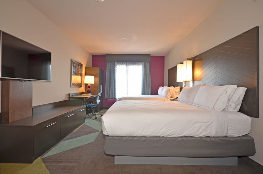 Holiday Inn Express & Suites Oklahoma City Mid - Arpt Area by IHG