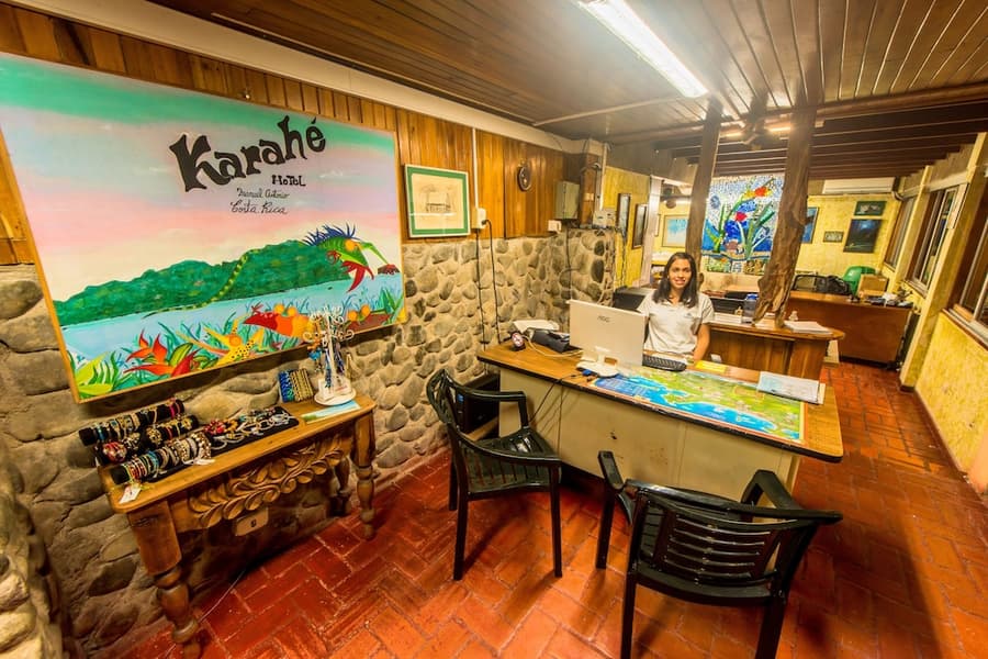 Karahe Beach Hotel