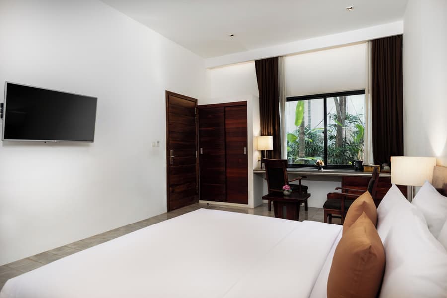Lynnaya Urban River Resort