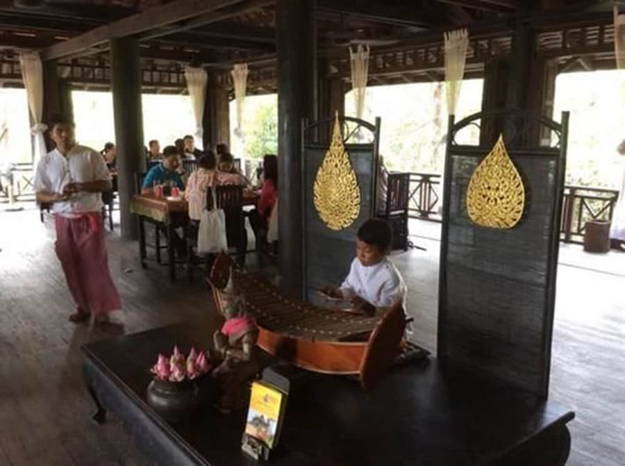 Bong Thom Home Stay