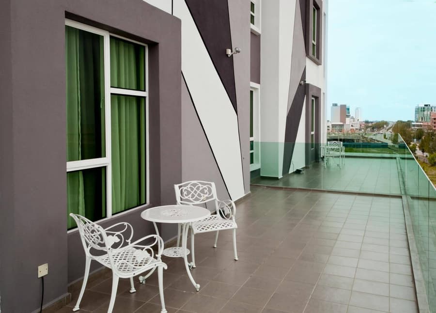 Marvelux Hotel