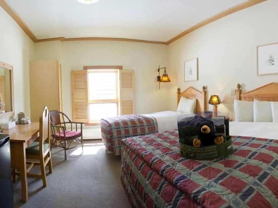 Old Faithful Snow Lodge & Cabins - Inside the Park