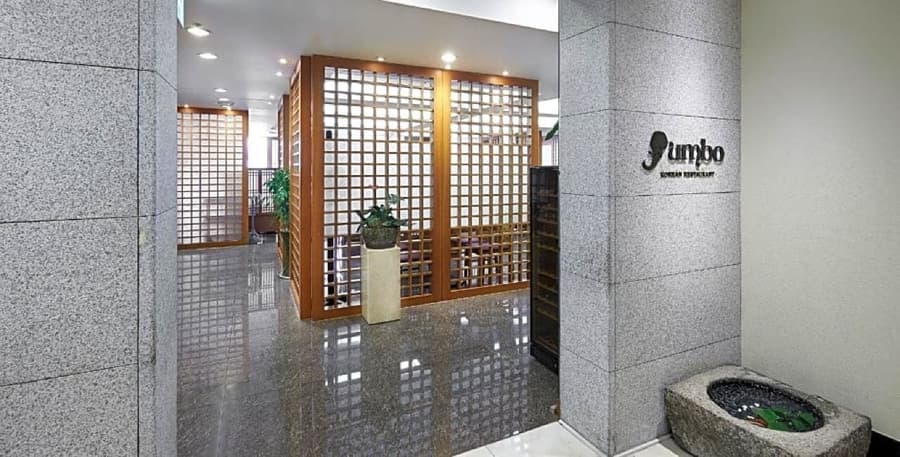 Hotel President
