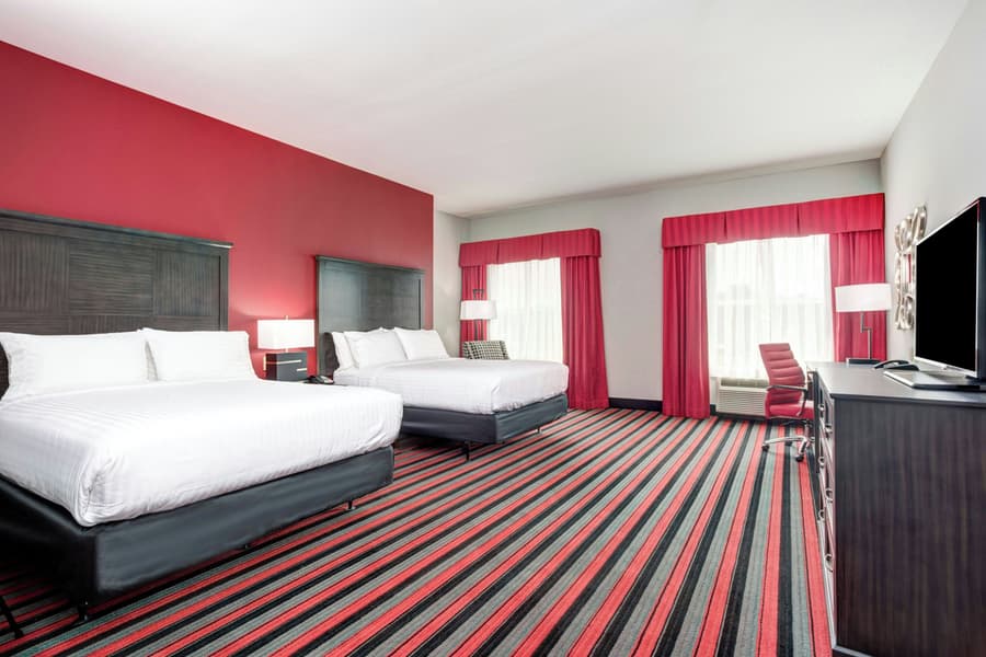 Holiday Inn & Suites Lafayette North by IHG