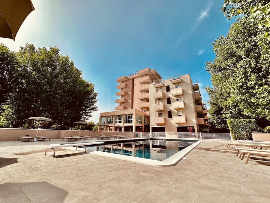 Hotel St. Gregory Park