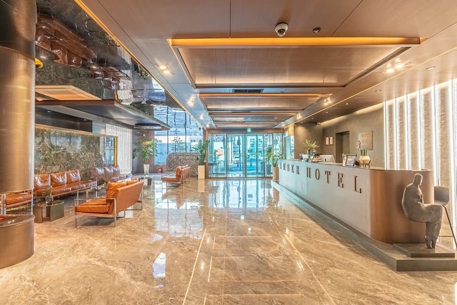 Amber Hotel Central