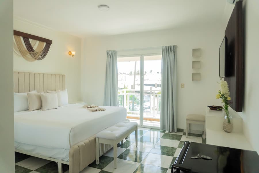 Hotel Checkin El Cortecito