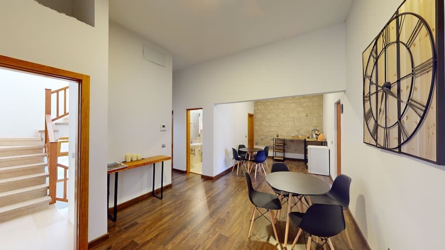 Triana Rooms EH