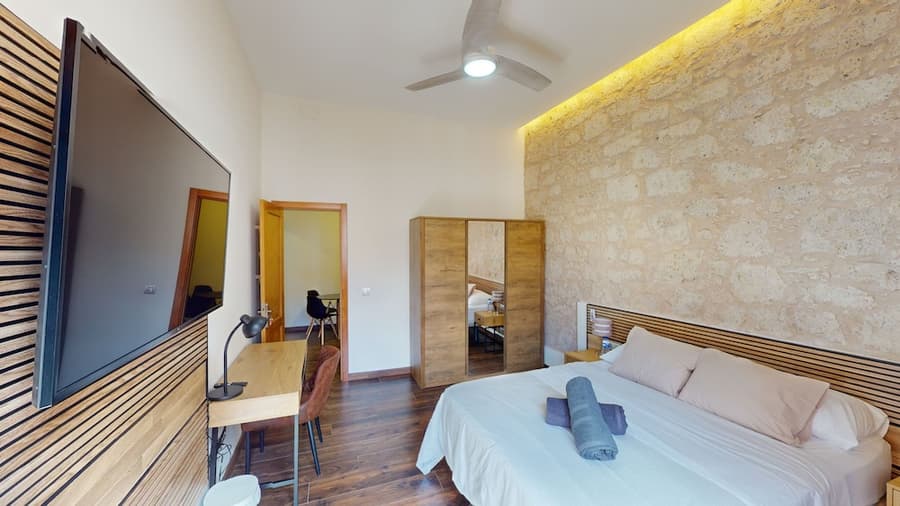 Triana Rooms EH