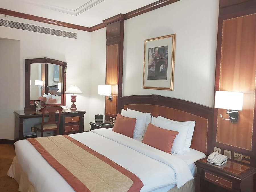Knight Castle Hotel