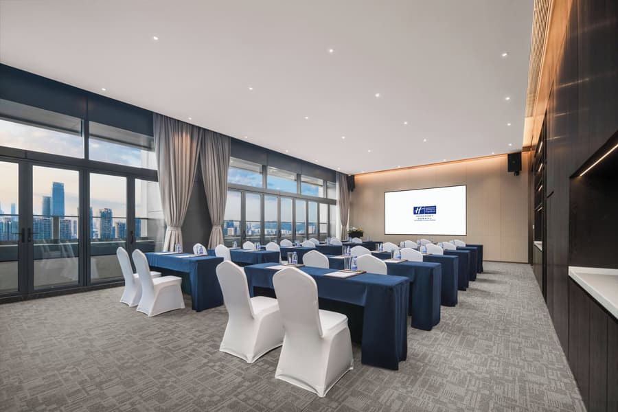 Holiday Inn Express Shenzhen Futian Center by IHG