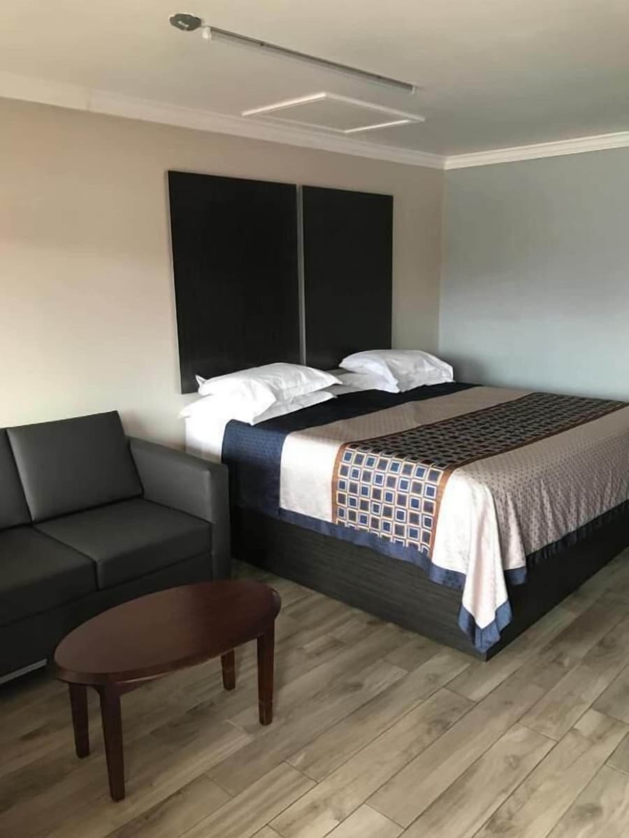 SouthTown SA Inn
