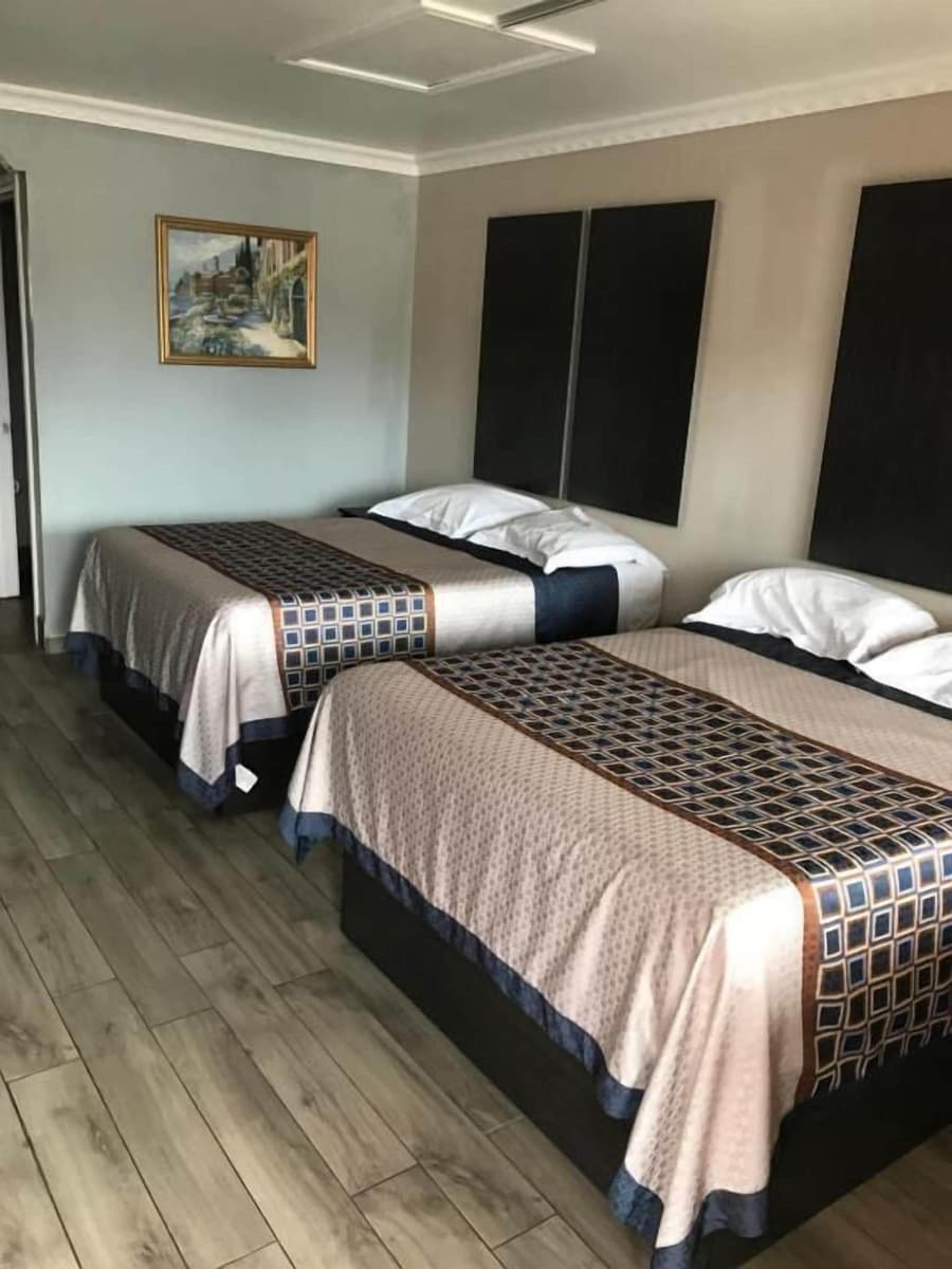 SouthTown SA Inn