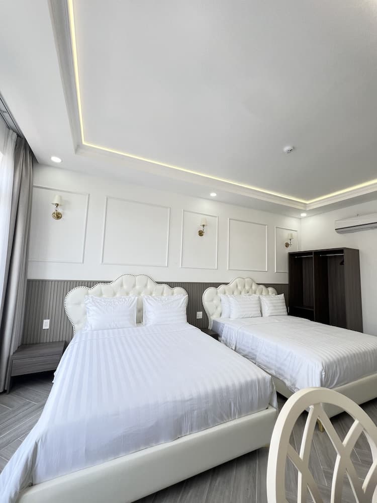 Paris Hotel