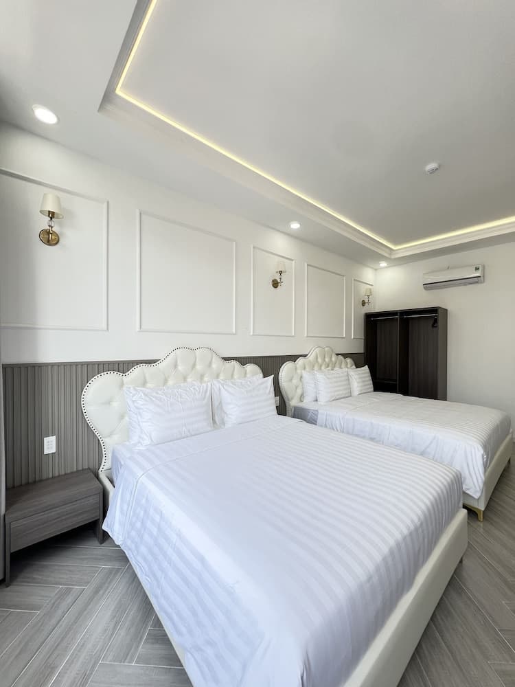Paris Hotel