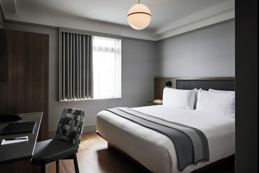 Melrose Hotel