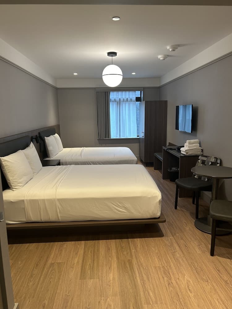 Melrose Hotel