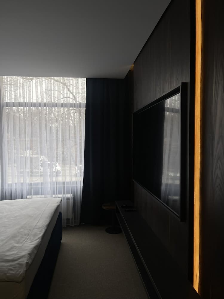 Olivia Rooms
