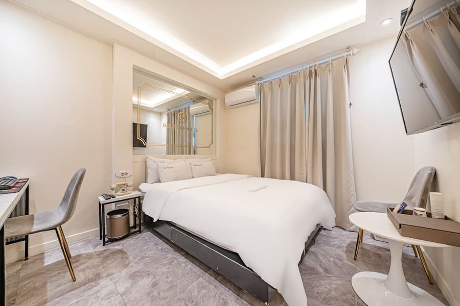 DK Hotel