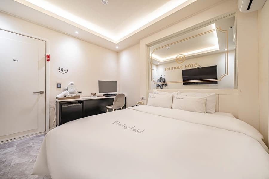 DK Hotel