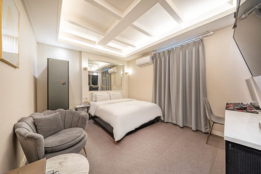 DK Hotel