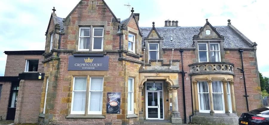 Crown Court Hotel & Bar.