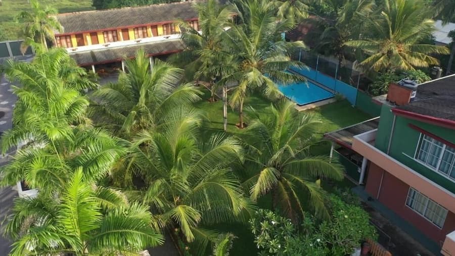 Larn's villa.