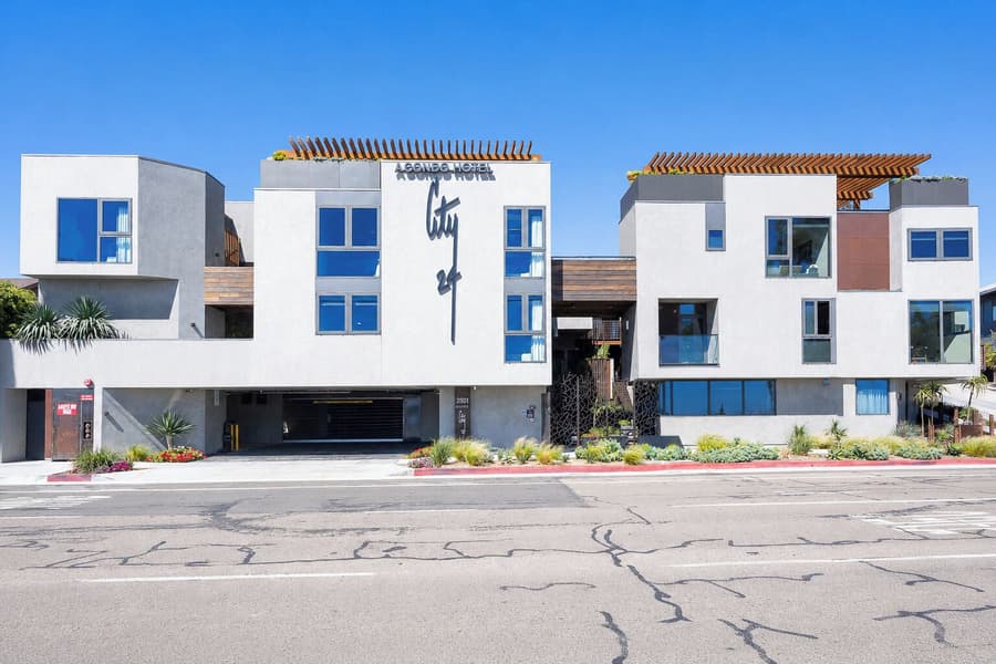 City24 Hotel Little Italy Mission Hills