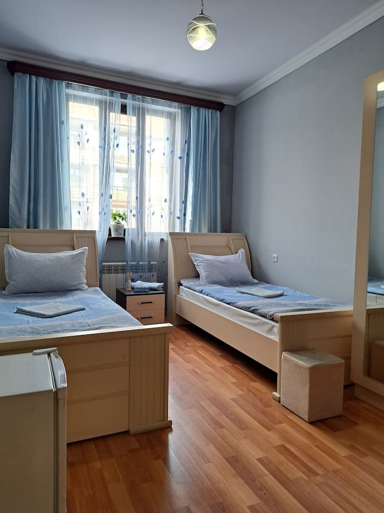 Arm Hostel