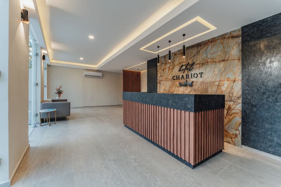 Hotel Chariot