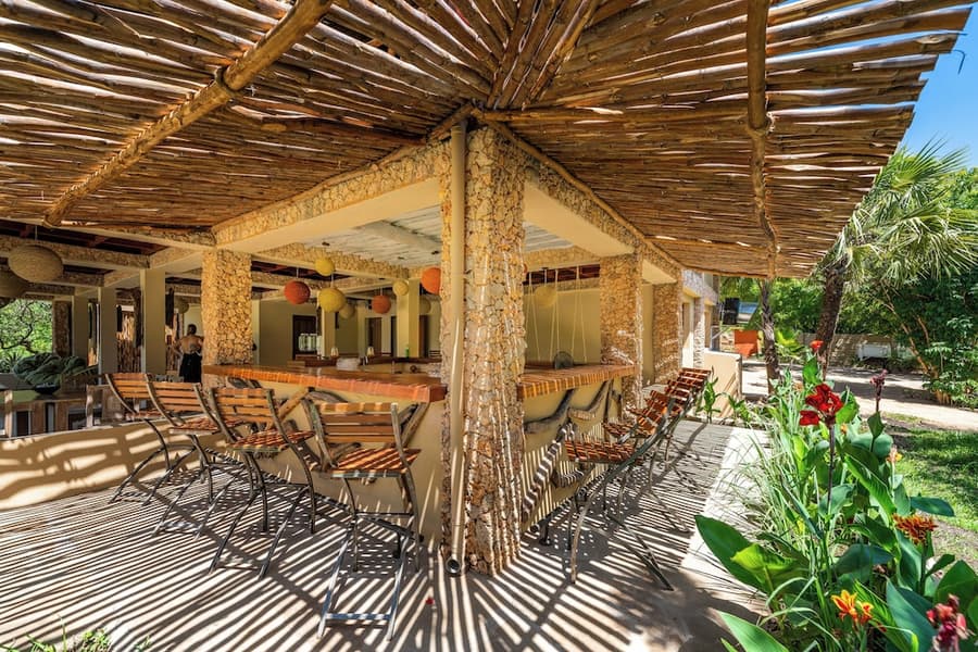 Tombo House