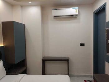 Del Fox Hotel New Delhi - Just a Minute Away From New Delhi Railway Station and Connaught Place
