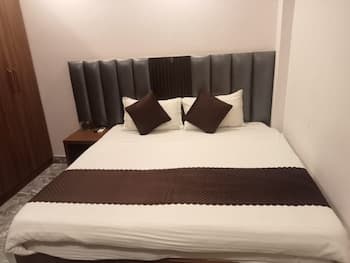 Del Fox Hotel New Delhi - Just a Minute Away From New Delhi Railway Station and Connaught Place