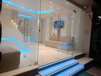 Del Fox Hotel New Delhi - Just a Minute Away From New Delhi Railway Station and Connaught Place