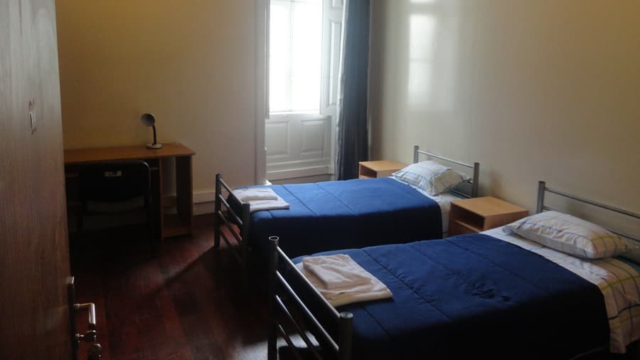 Be Coimbra Hostels