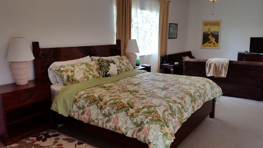 Volcano Acres Ranch B&B