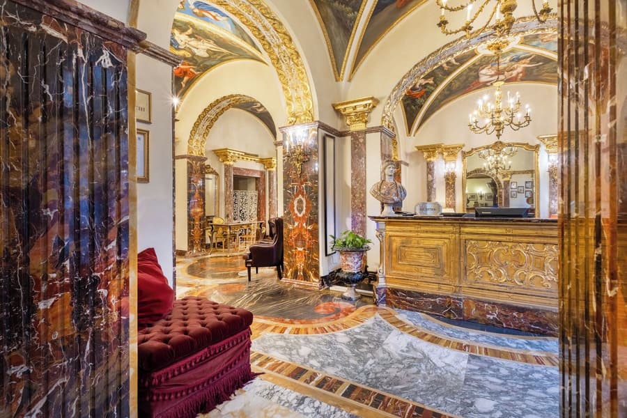 Des Epoques Hotel