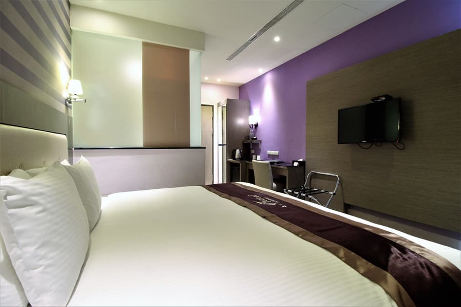 J Hotel