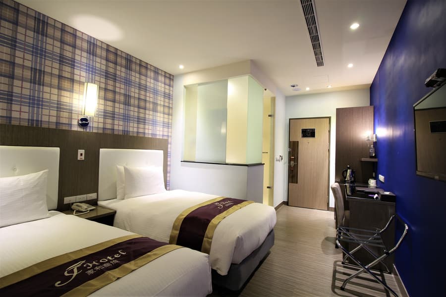 J Hotel