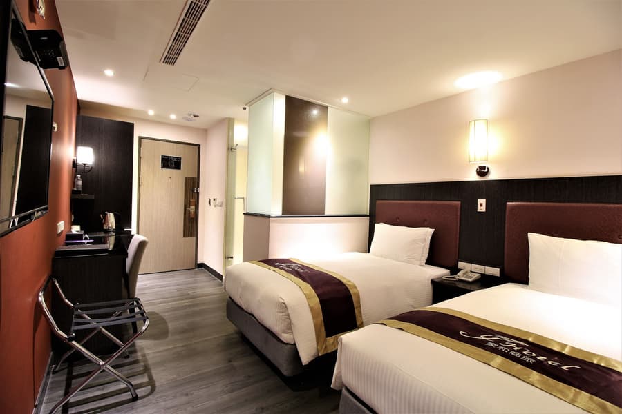 J Hotel