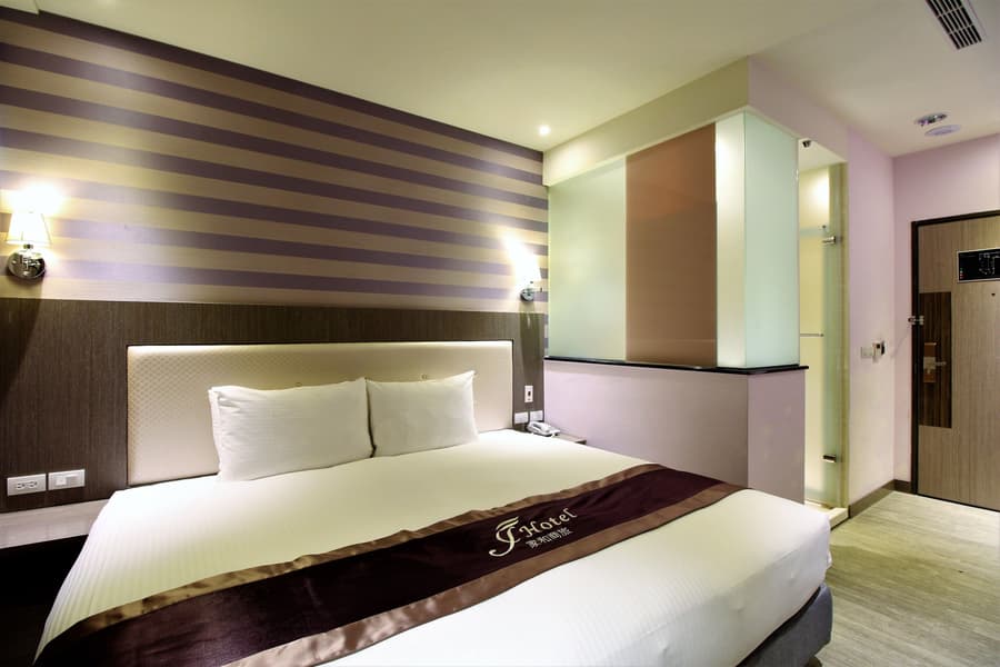 J Hotel